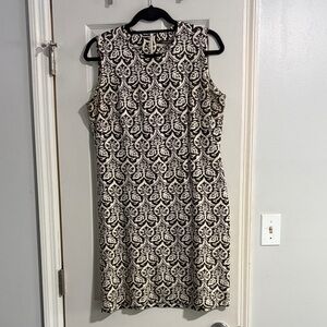 J. McLaughlin Black and Cream Patterned Midi Dress